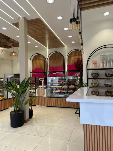 عکس کافه شیرینی یاشار