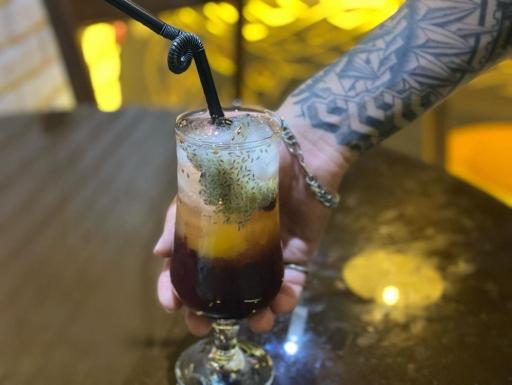 عکس کافه تریا یه جای دیگه 