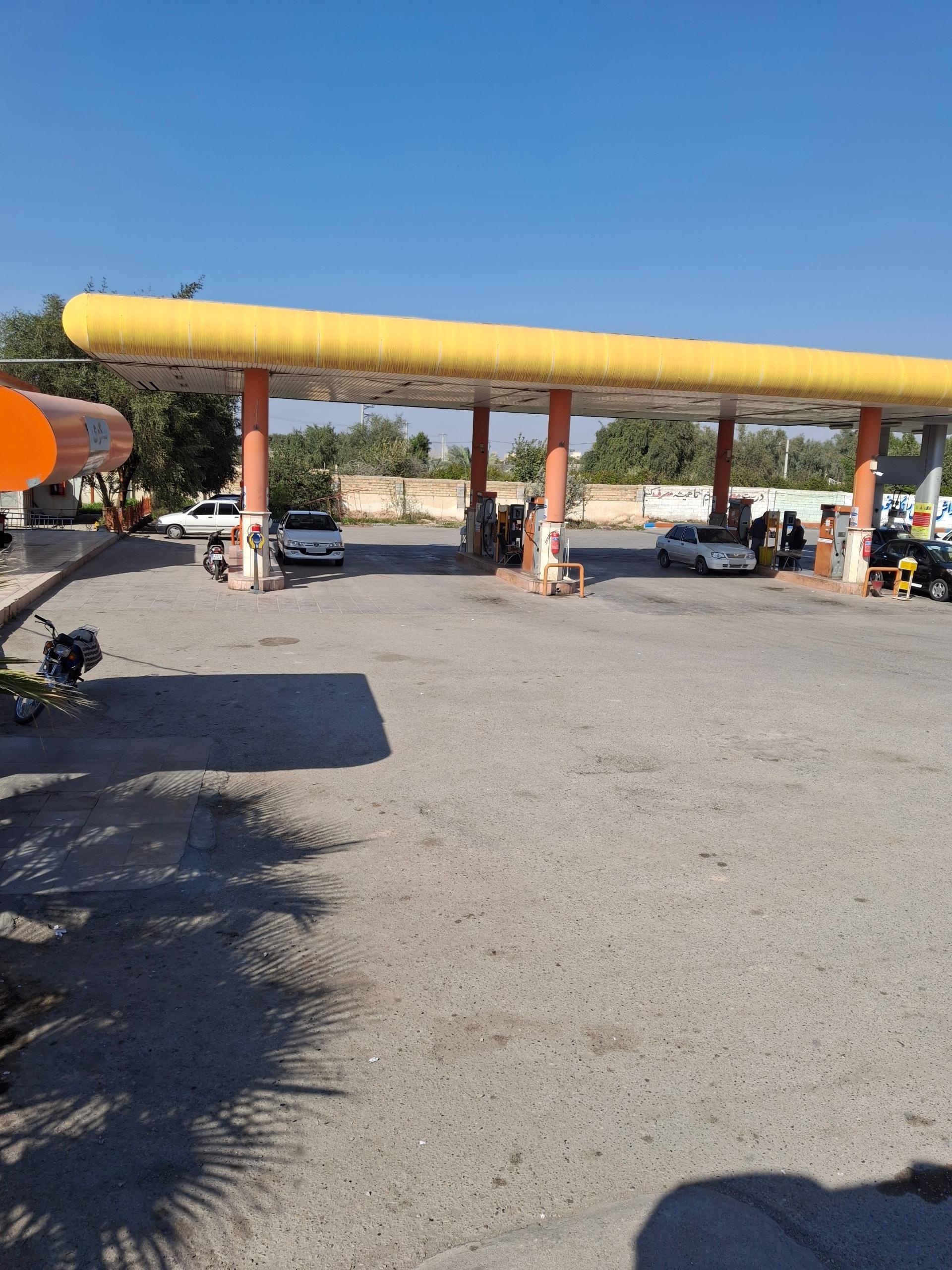 عکس پمپ بنزین برادران جاگیر