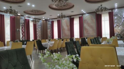 عکس رستوران طلاییه میبد