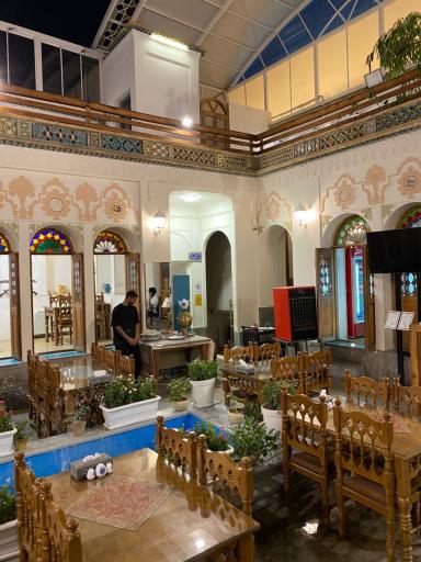 عکس کافه رستوران خانه همدم السلطنه