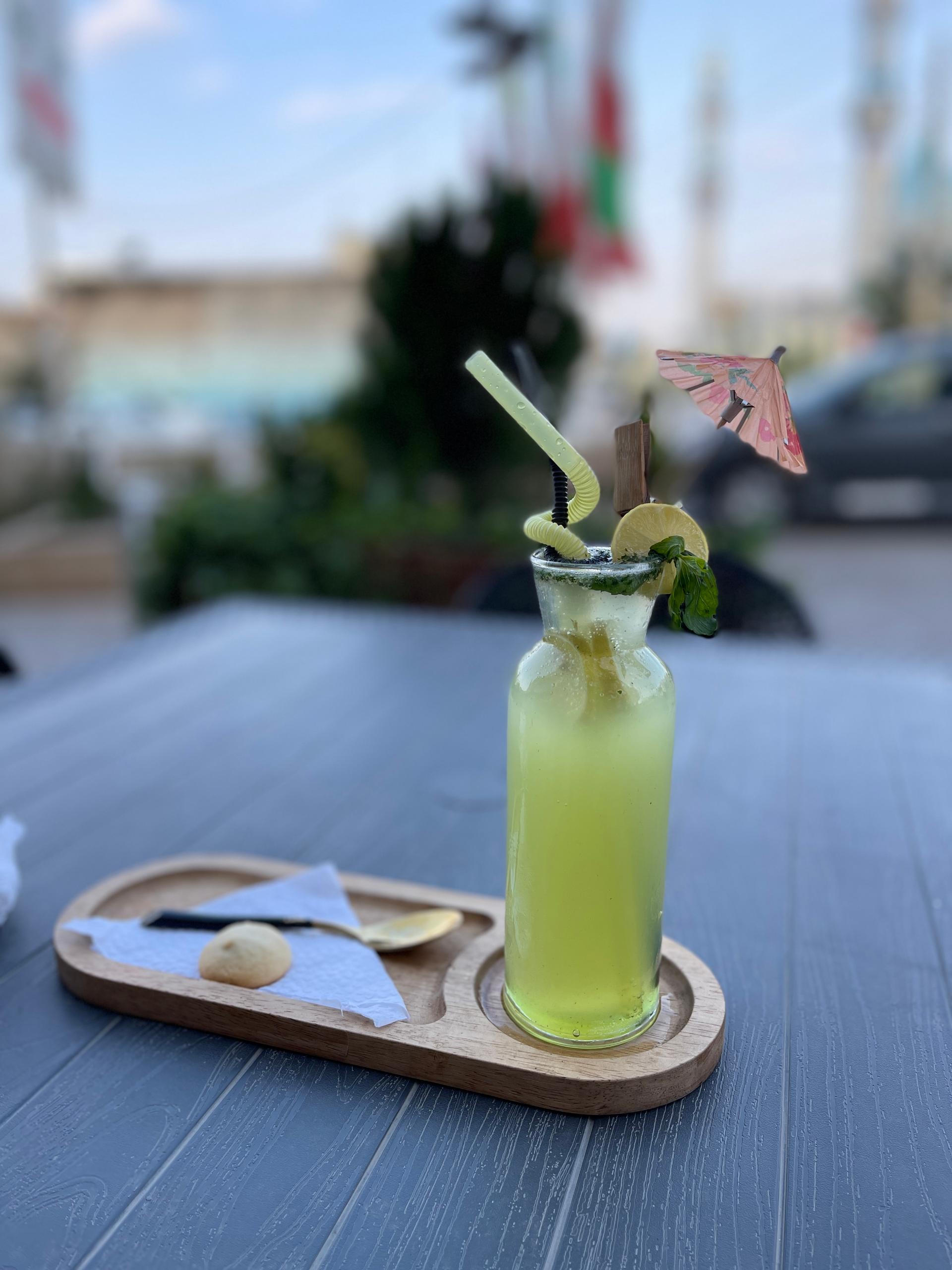 عکس فست فود و روف گاردن برجیس