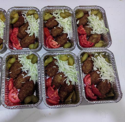 عکس کترینگ تهیه غذای صدف