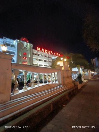 عکس هتل بزرگ کادوس