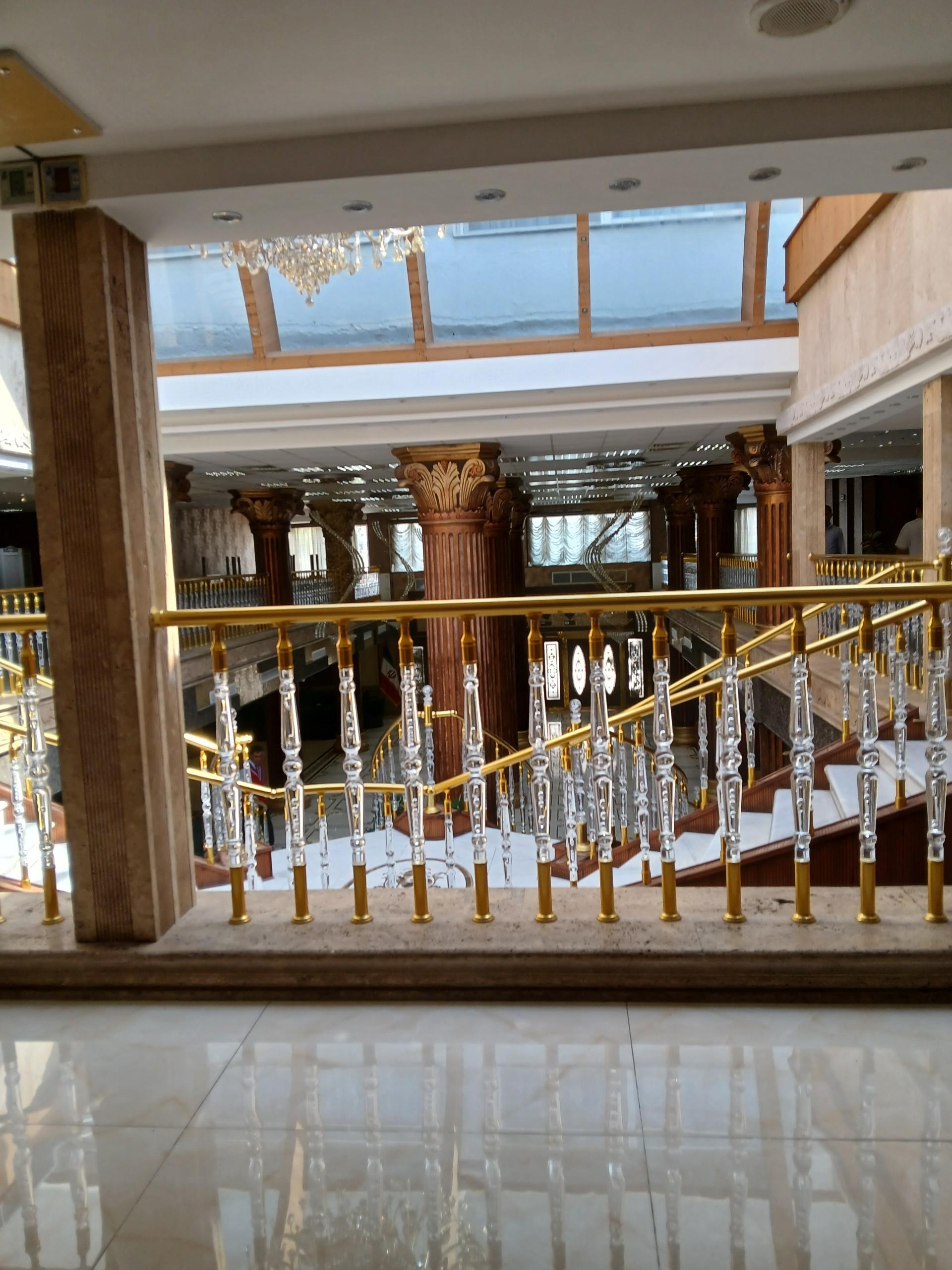 عکس هتل بزرگ کادوس