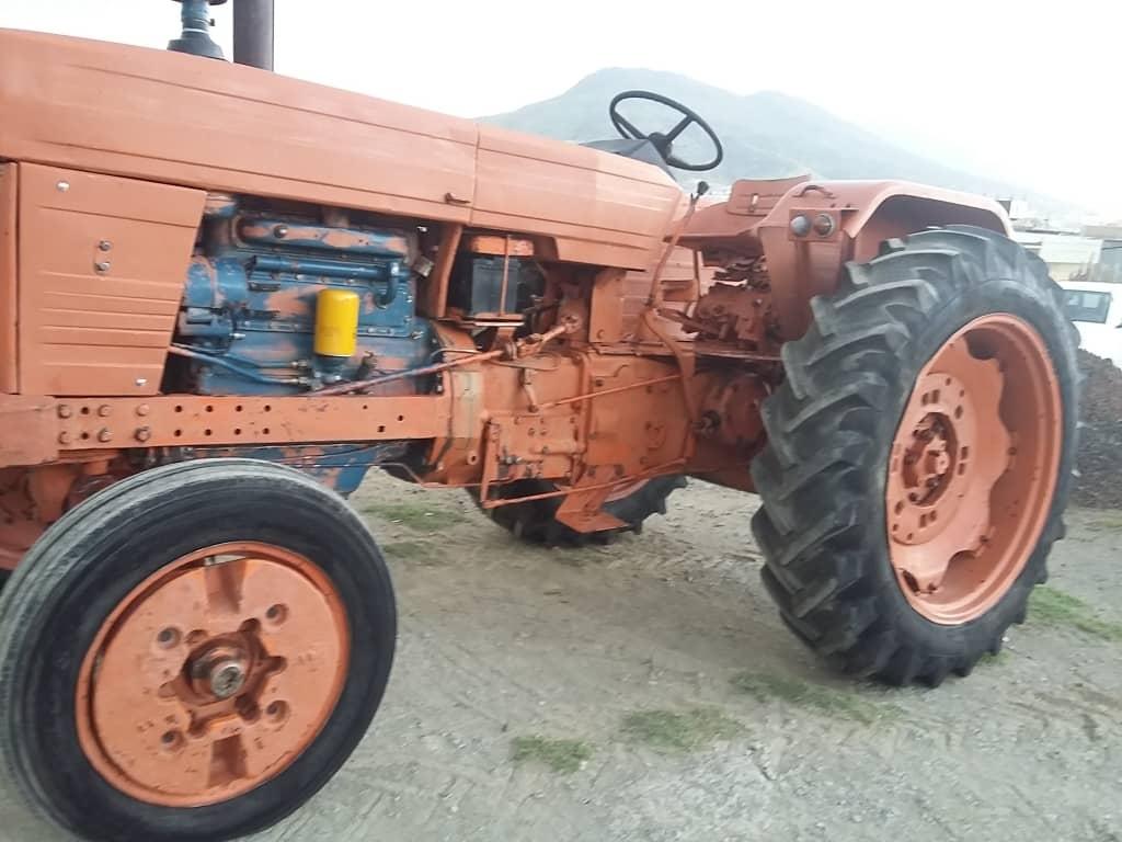 عکس تراکتور سازی هیوا