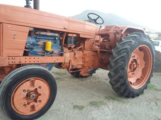 عکس تراکتور سازی هیوا