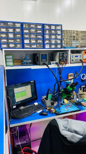 عکس کارگاه تعمیرات موبایل رضا