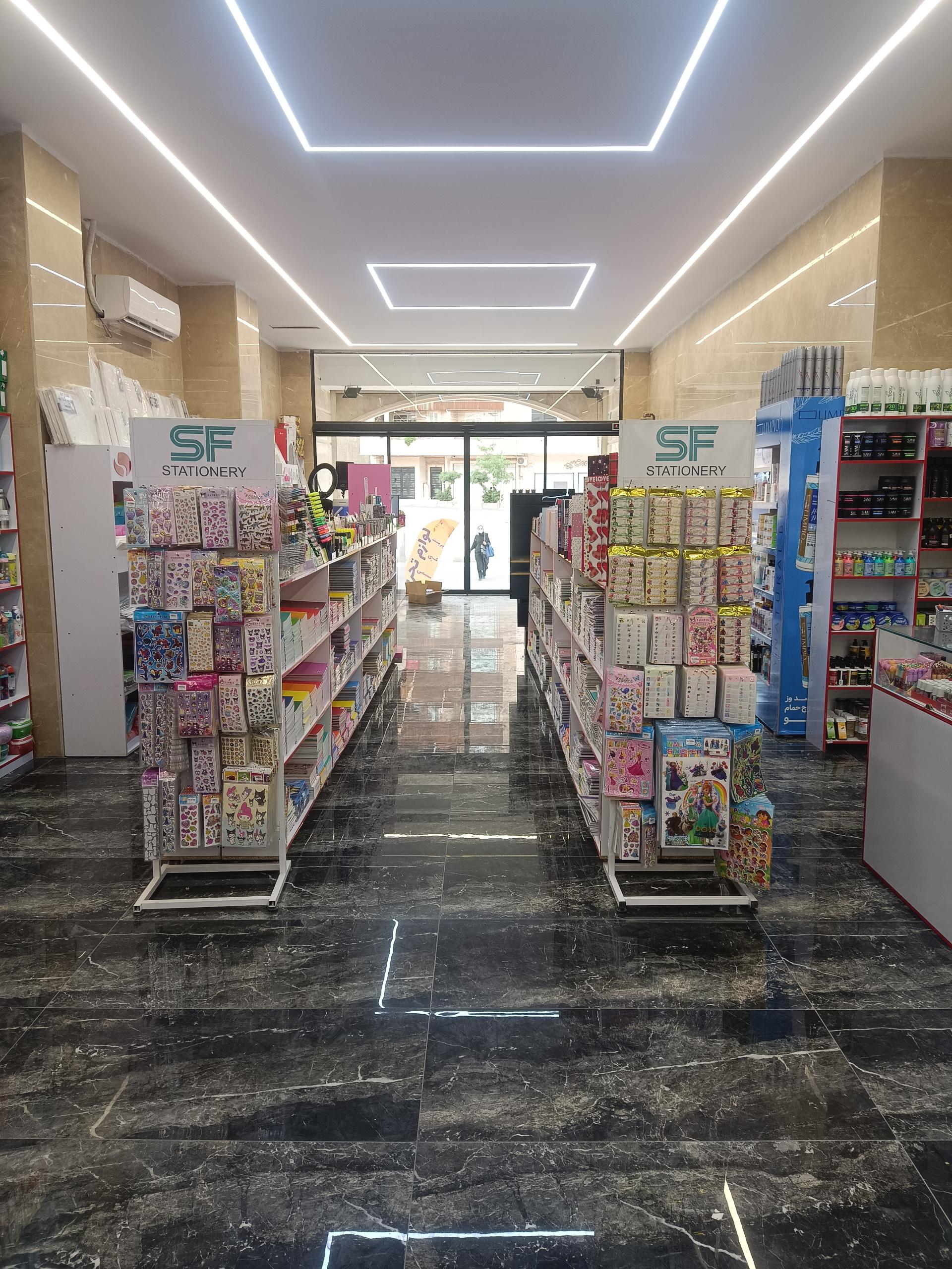 عکس گالری کیان شعبه مرکزی