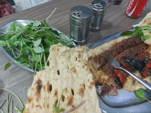 عکس کبابی شاه حمزه