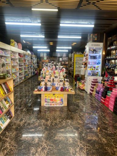 عکس فروشگاه کتاب رشدیه 