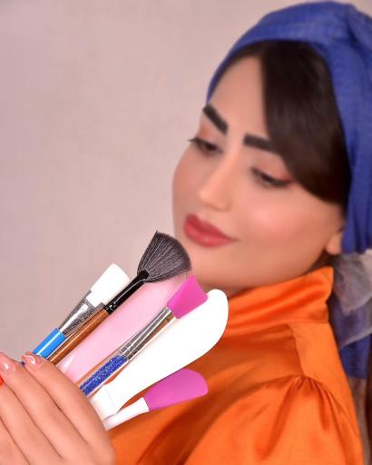 عکس اسکین تراپی خانم ( میترا پوردیان)