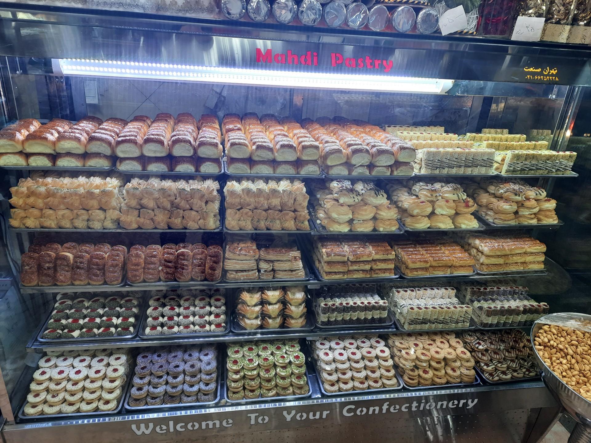 عکس شیرینی فروشی مهدی