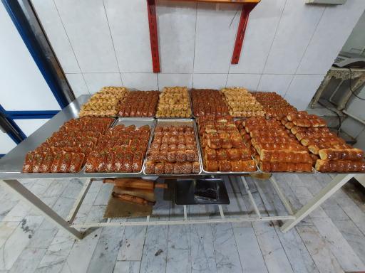 عکس شیرینی فروشی مهدی