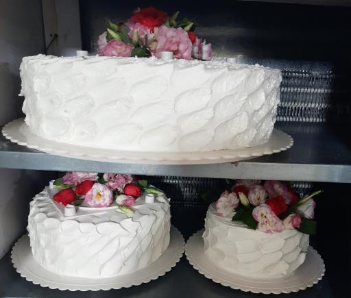 عکس شیرینی فروشی مهدی