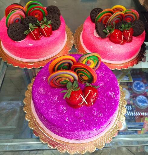 عکس شیرینی فروشی مهدی