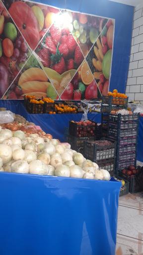 عکس فروشگاه میوه و سبزیجات تمشک