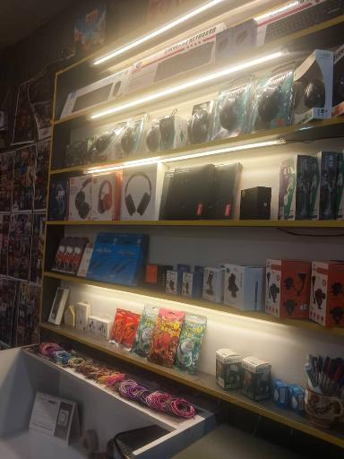 عکس کافه فیلم مکعب