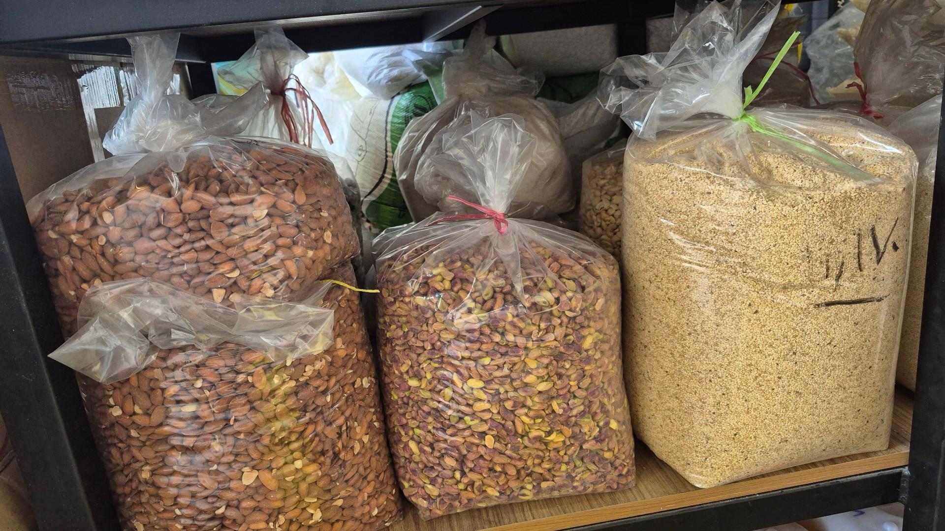 عکس پخش عمده محصولات ارگانیک رفیعیان