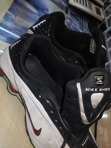 عکس تعمیرات چمدان، کیف و کفش محمودی