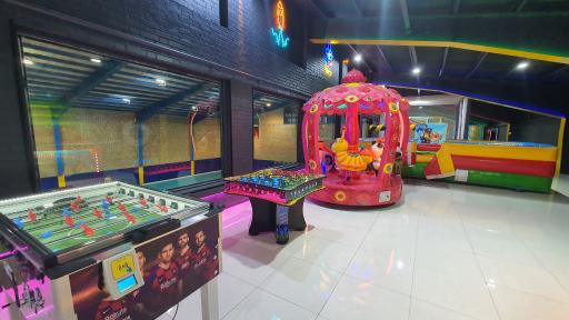 عکس مجتمع تی رکس کلاب