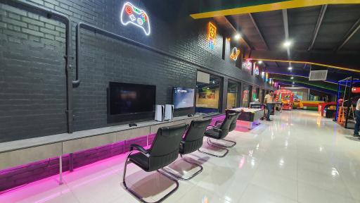 عکس مجتمع تی رکس کلاب