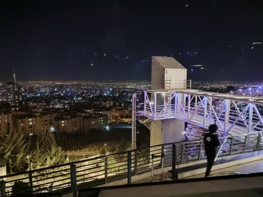 عکس فود کورت فلای لند