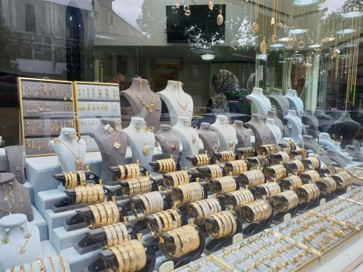 عکس گالری طلا و جواهر کیان زر