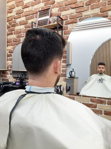 عکس پیرایش صادق