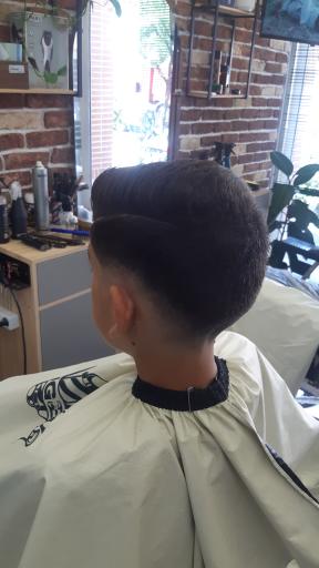 عکس پیرایش صادق