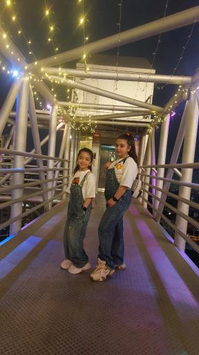 عکس فود کورت فلای لند