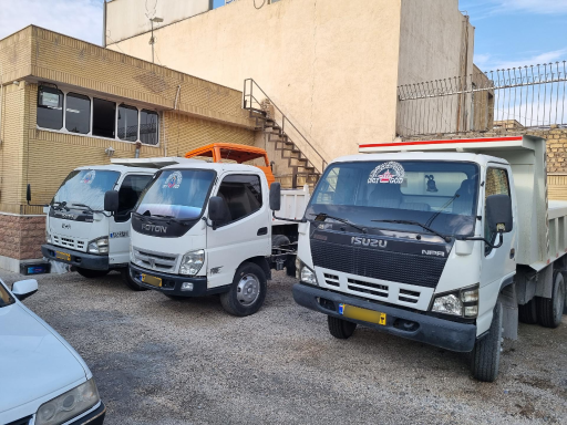 عکس نمایشگاه کامیون قائم