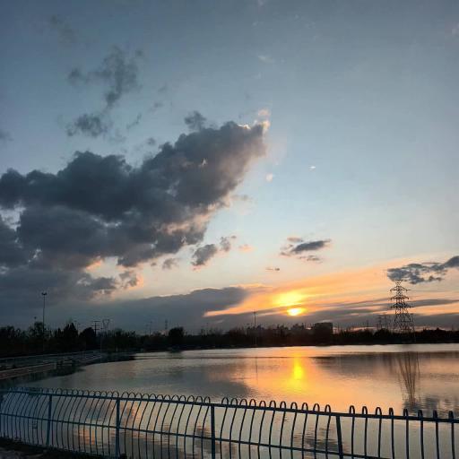 عکس دریاچه مصنوعی آزادگان