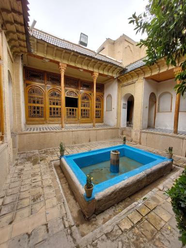 عکس خانه فروغ الملک قوامی