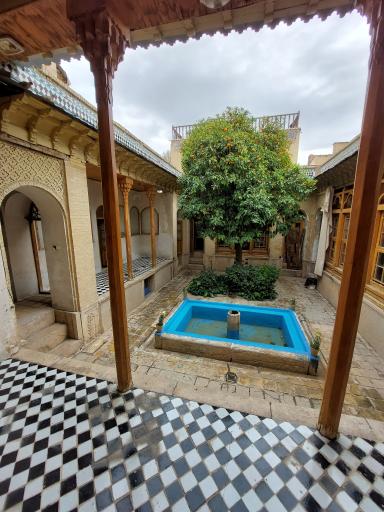 عکس خانه فروغ الملک قوامی