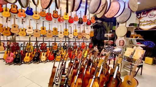 عکس فروشگاه موسیقی شادمهر