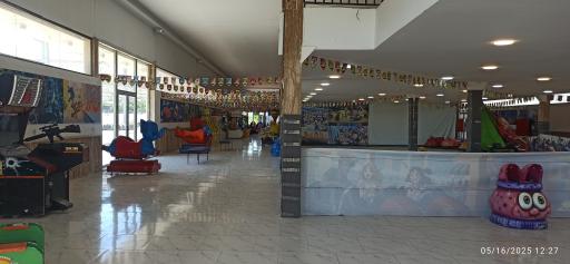 عکس مرکز خرید شهریاران