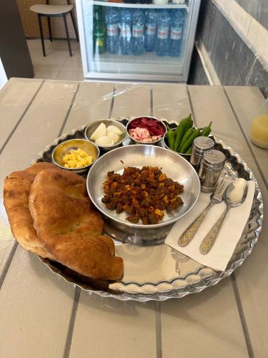 عکس سالن غذاخوری مجید دلبندم 