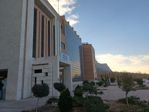 عکس دانشکده علوم اداری و اقتصاد دانشگاه اصفهان