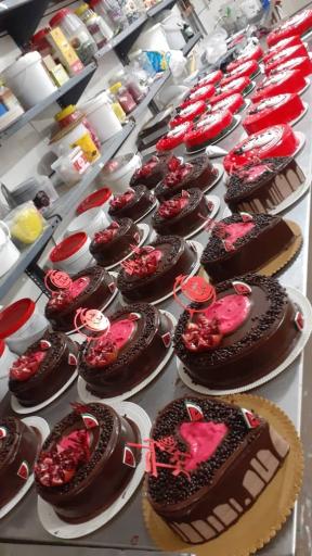 عکس شیرینی آیناز یکرنگ