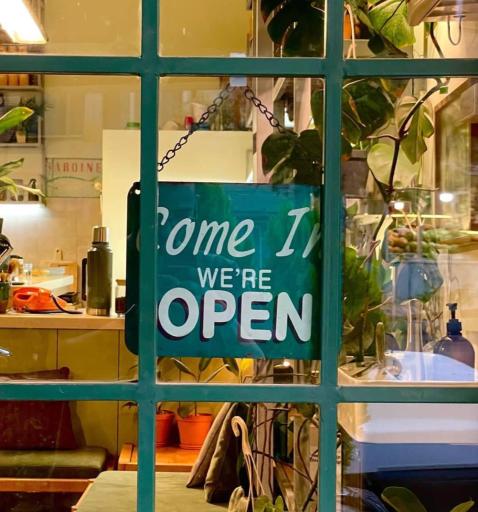 عکس کافه بی‌سان