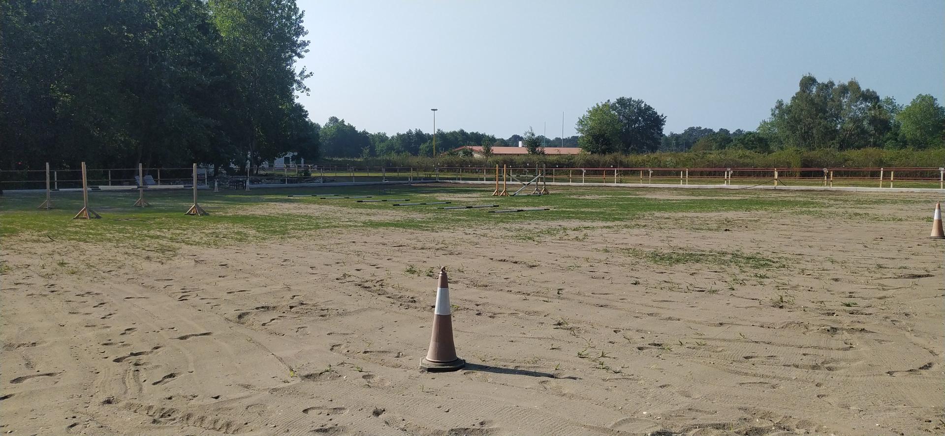 عکس باشگاه سوارکاری شهرک نمک آبرود 