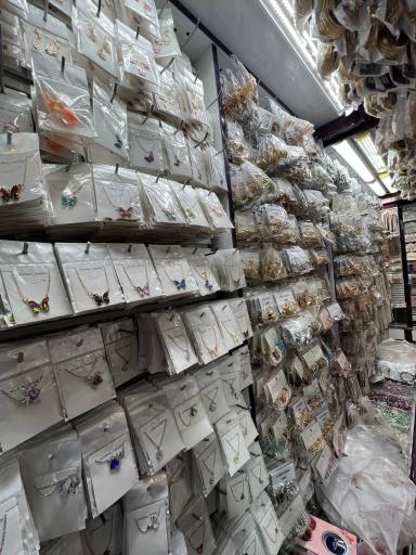 عکس پخش بدلیجات پورمحمدی