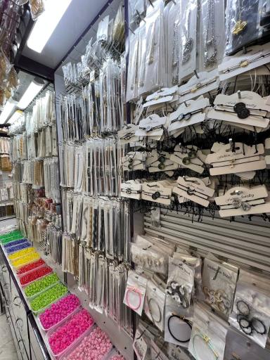 عکس پخش بدلیجات پورمحمدی