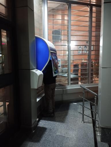 عکس عابر بانک صادرات