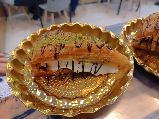 عکس کافه باقلوا