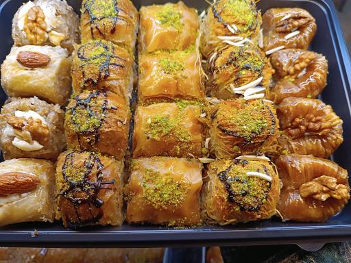 عکس کافه باقلوا