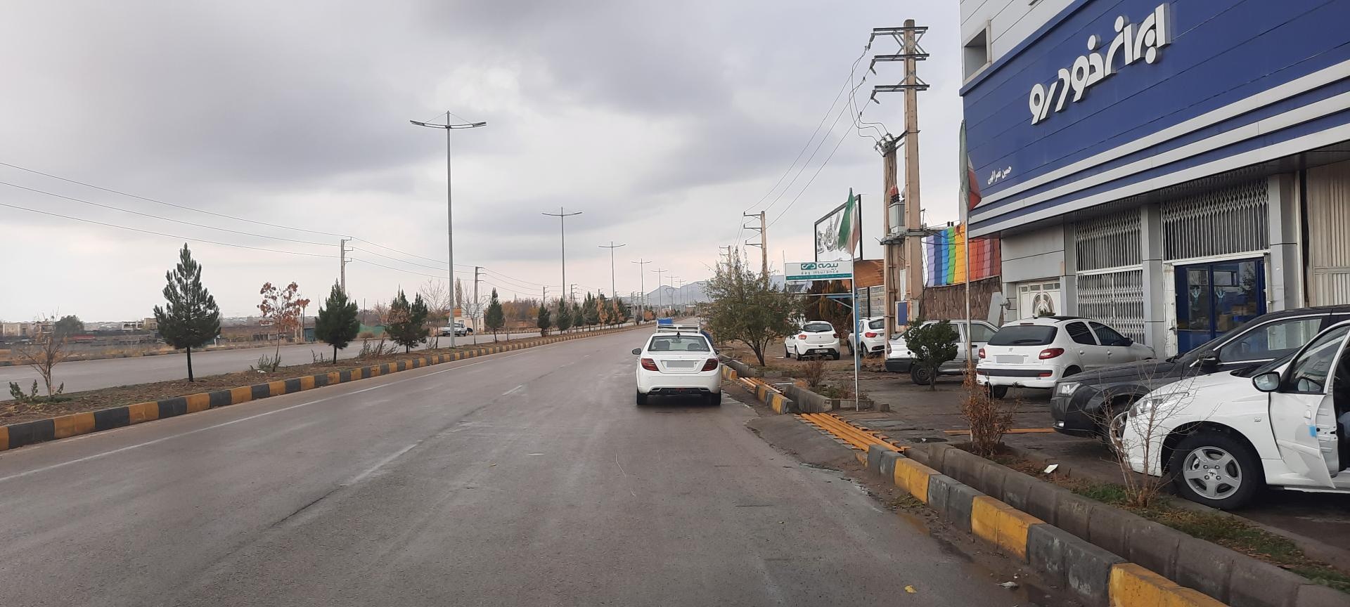 عکس نمایندگی ایران خودرو 