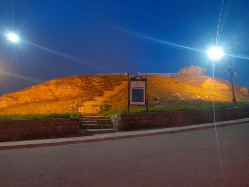 عکس تپه تاریخی آناهیتا