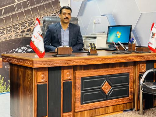 عکس  مشاور املاک فرمند